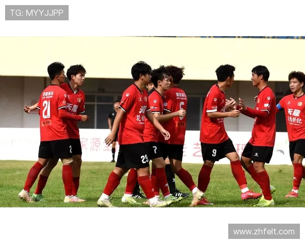 每日足球帅图 帅气公子展风采 笑靥如花尽显英俊风度 每日足球帅图 帅气公子展风采 笑靥如花尽显英俊风度