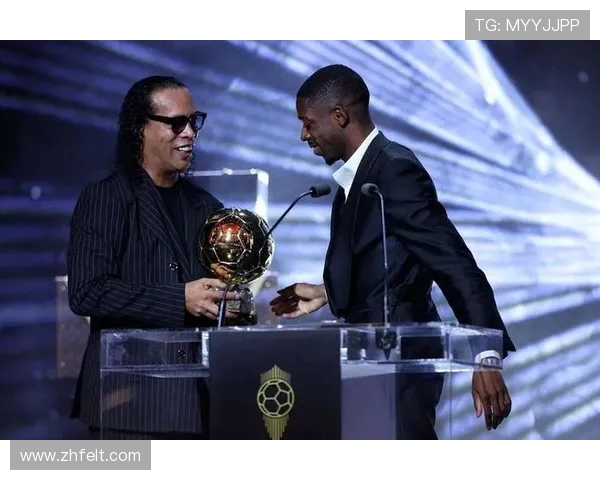 于帕梅卡诺动情回忆昔日同学登贝莱荣膺金球奖激动落泪时刻瞬间感怀 于帕梅卡诺动情回忆昔日同学登贝莱荣膺金球奖激动落泪时刻瞬间感怀